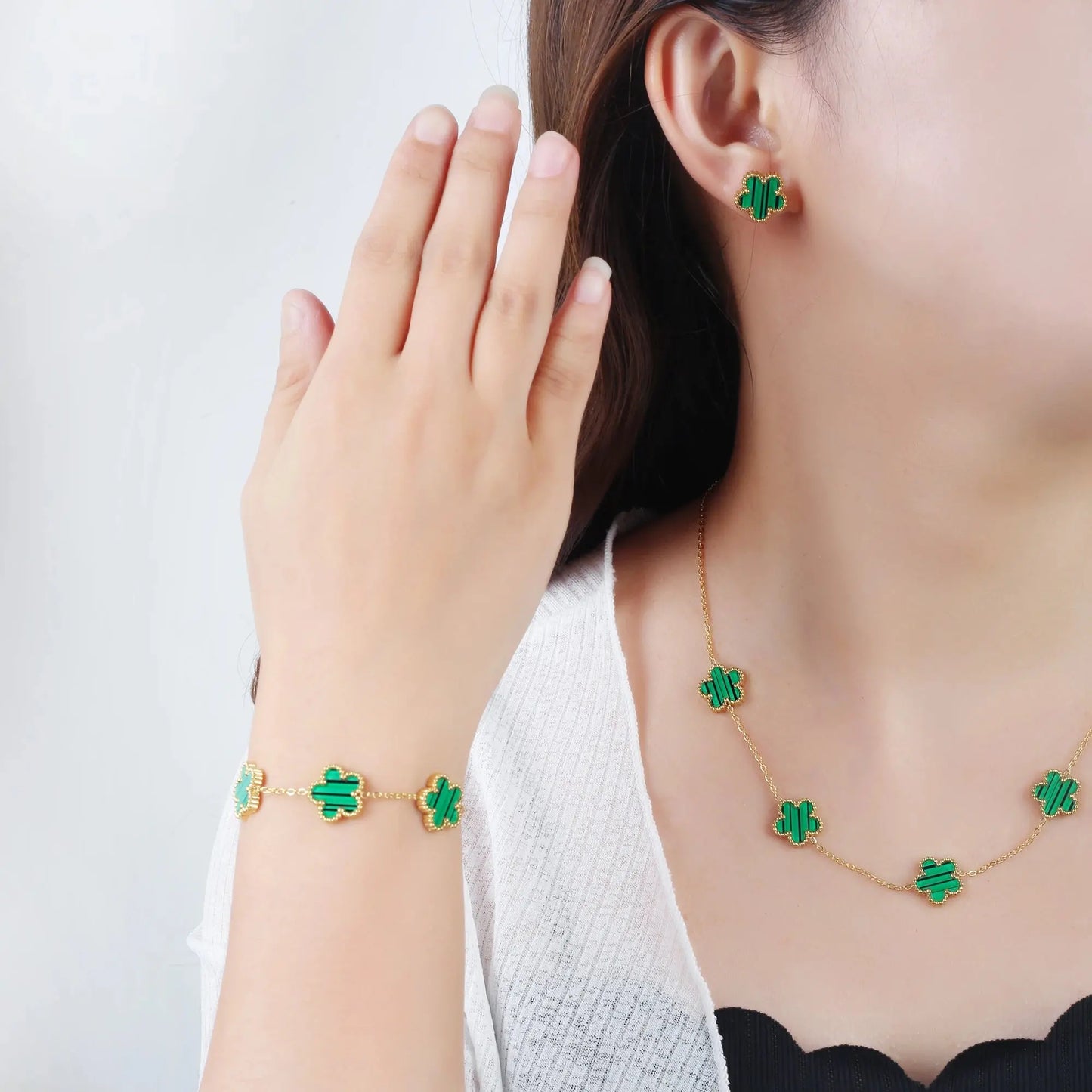 Lustrevia Shell Five-Leaf Clover Stainless Steel Bracelet