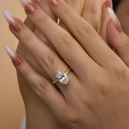 Lustrevia 925 Sterling Silver Oval Zircon Solitaire Ring