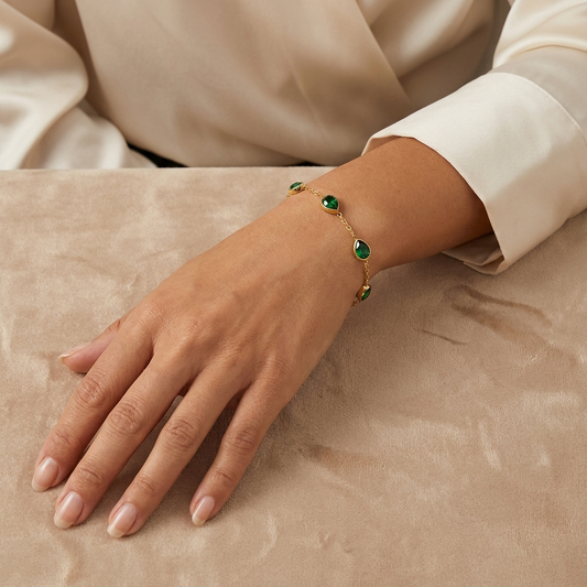 Lustrevia Elegant Bracelet with Zircon