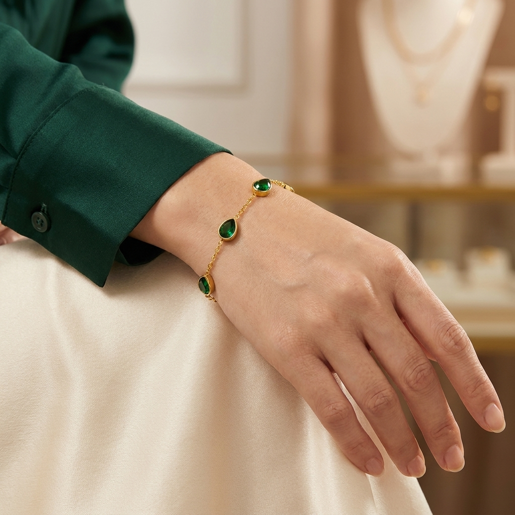 Lustrevia Elegant Bracelet with Zircon