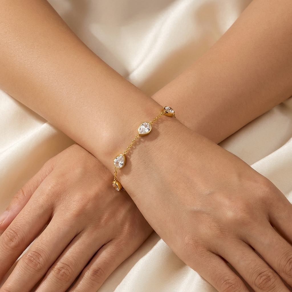 Lustrevia Elegant Bracelet with Zircon